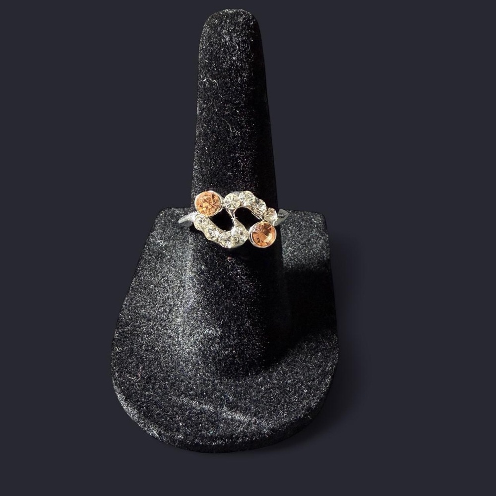 Silver Tone Rhinestone Link Ring - Size 5
